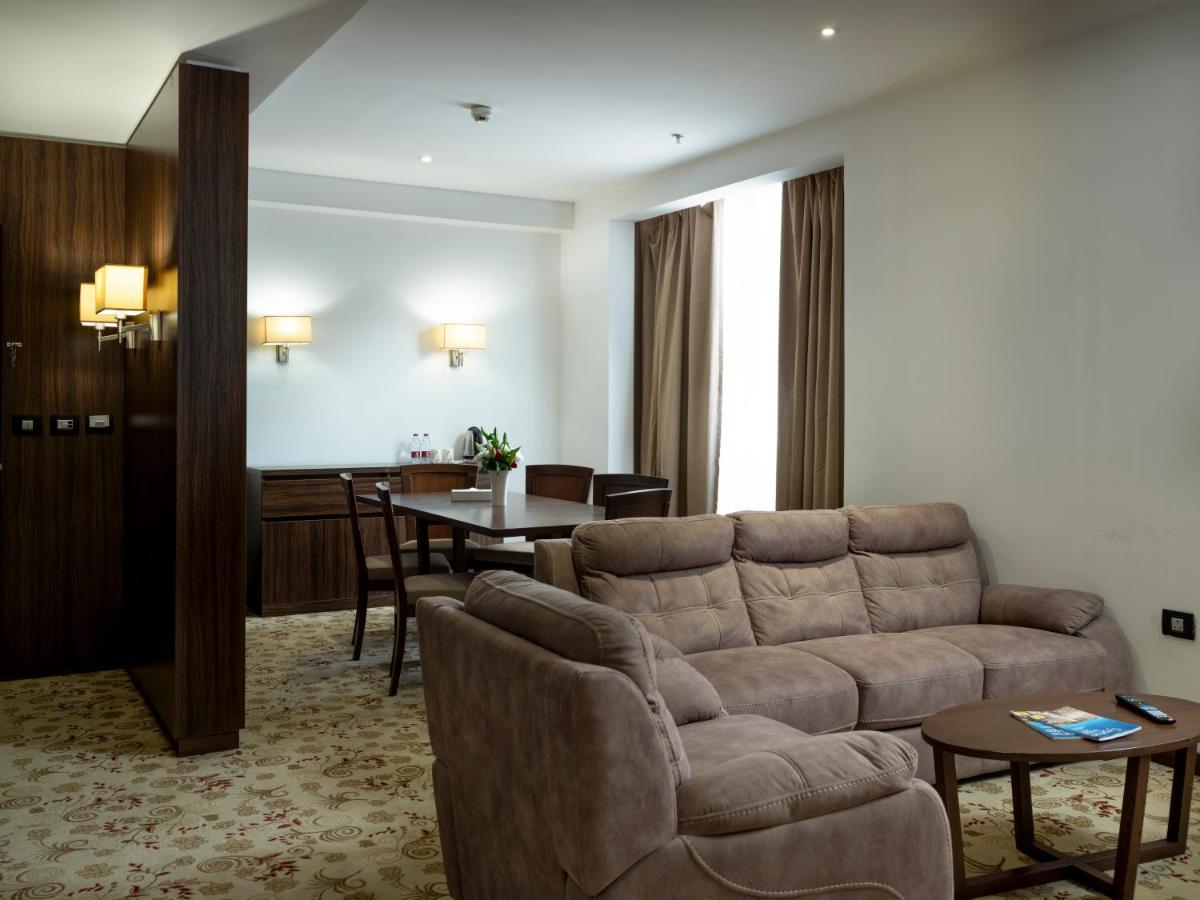 Retaj Inn Al Wakrah Bagian luar foto